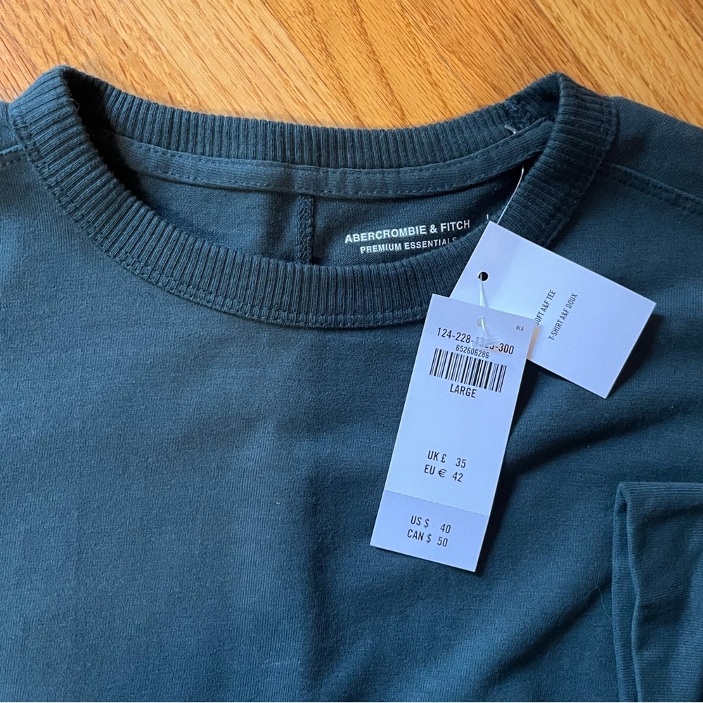 NWT Abercrombie and Fitch Green Premium Heavyweight Tee